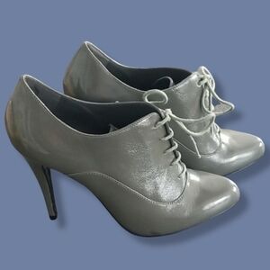 Aldo Women's Booties Size 7.5 Grey Lace Up Leather